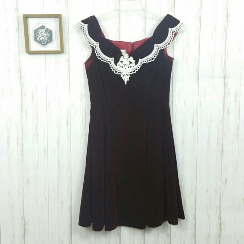 Jessica McClintock Gunne Sax Deep Red Velvet Dress Size 8